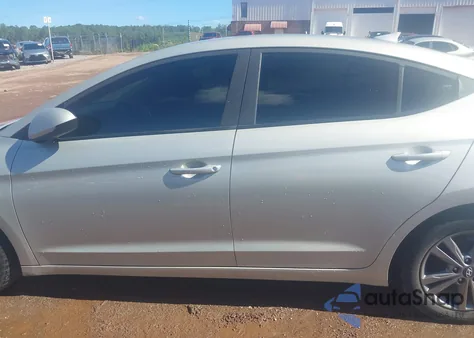 2017 Hyundai Elantra Se z USA, uszkodzony, nr VIN 5NPD84LF5HH118450